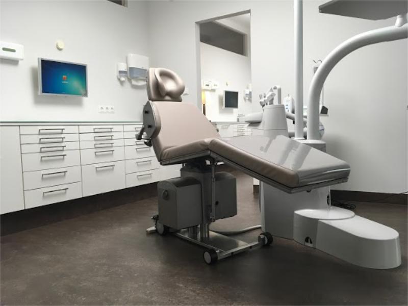 Implantation in Vollnarkose.